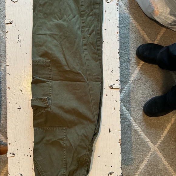 Aeropostal utility straight leg cargo pants. - Picture 3 of 3